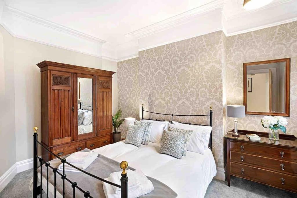 The Stanley Suite 1 Bedroom Apt Dog Friendly Patio Харогейт Екстериор снимка