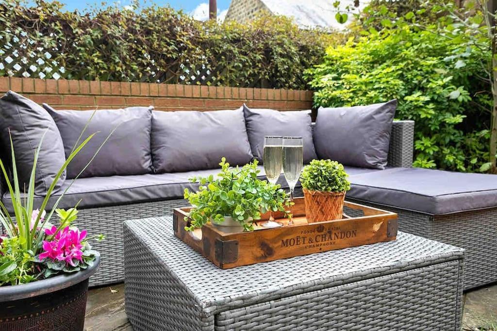 The Stanley Suite 1 Bedroom Apt Dog Friendly Patio Харогейт Екстериор снимка